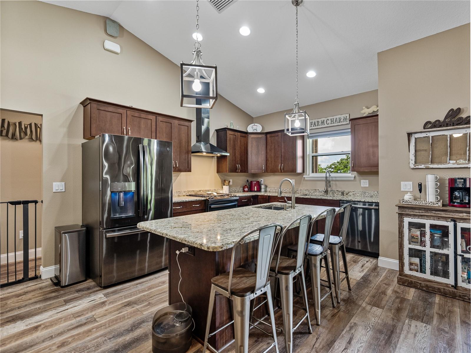 ACREAGE - Residential