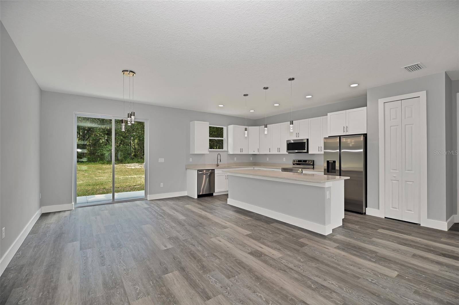 MARION OAKS - Residential