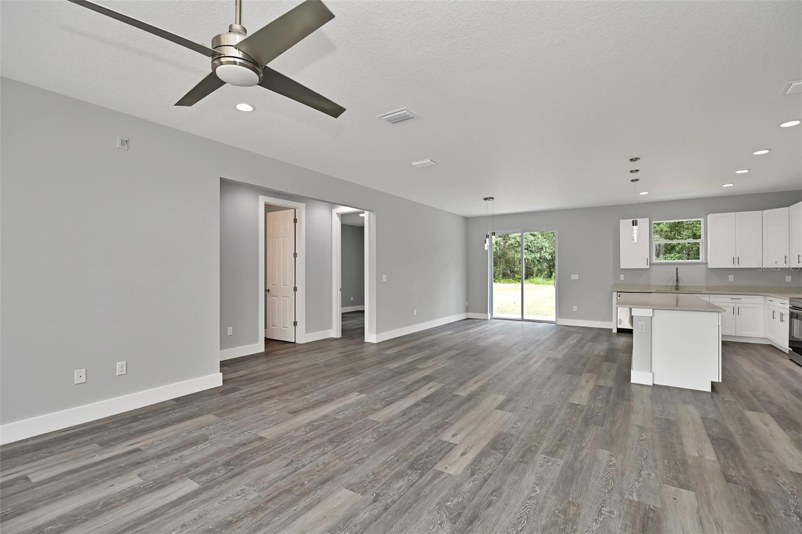 MARION OAKS - Residential