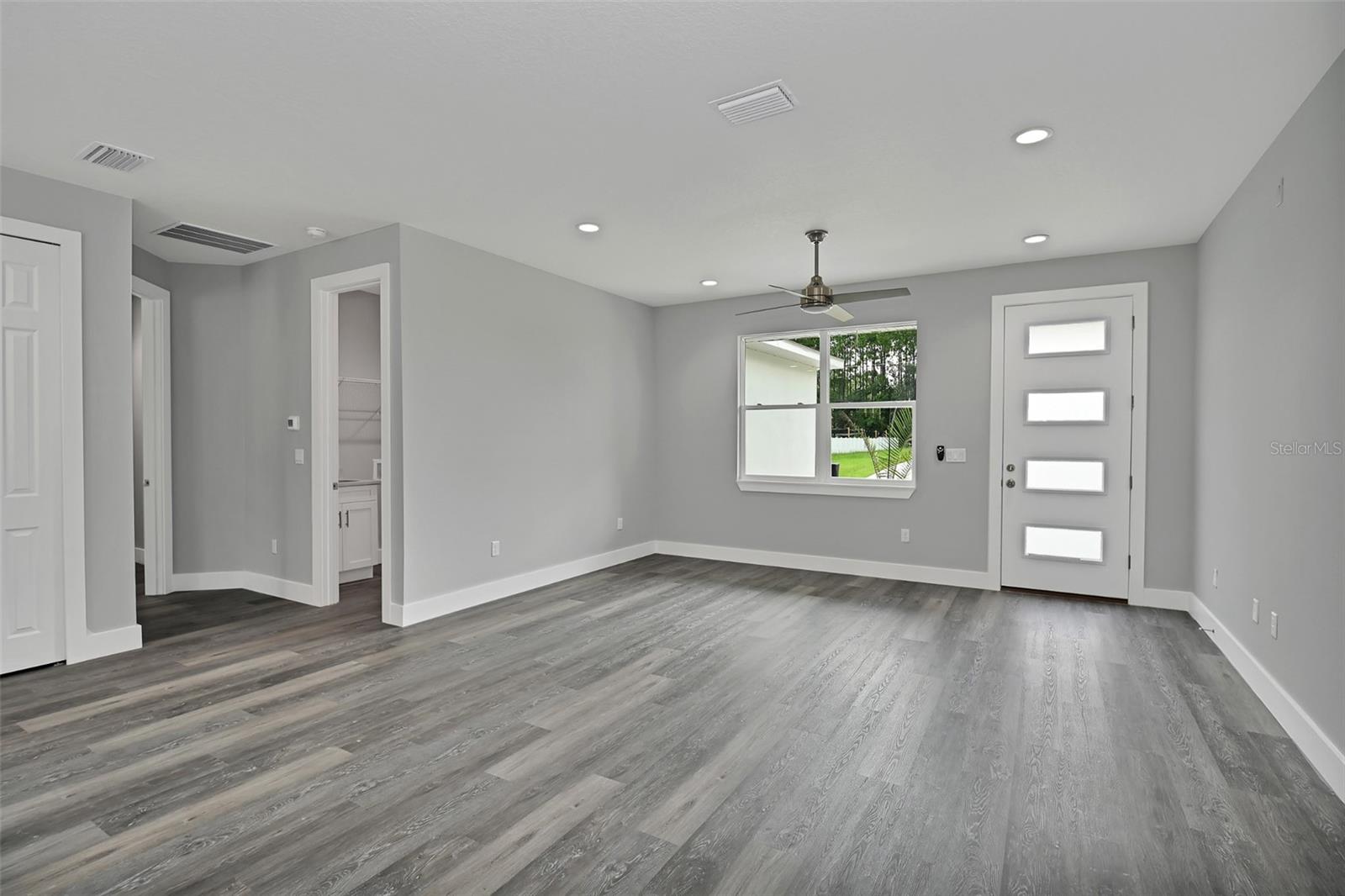 MARION OAKS - Residential