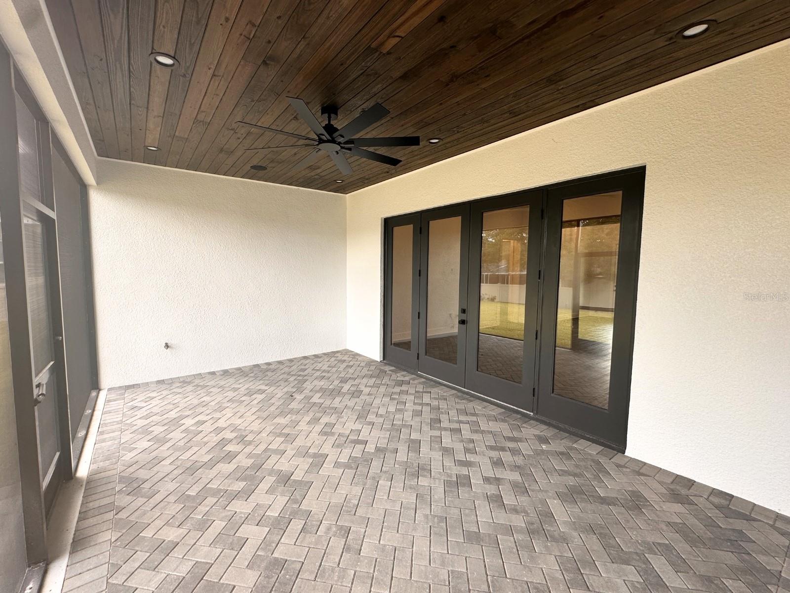 WOODPOINTE PHASE THREE - Residential