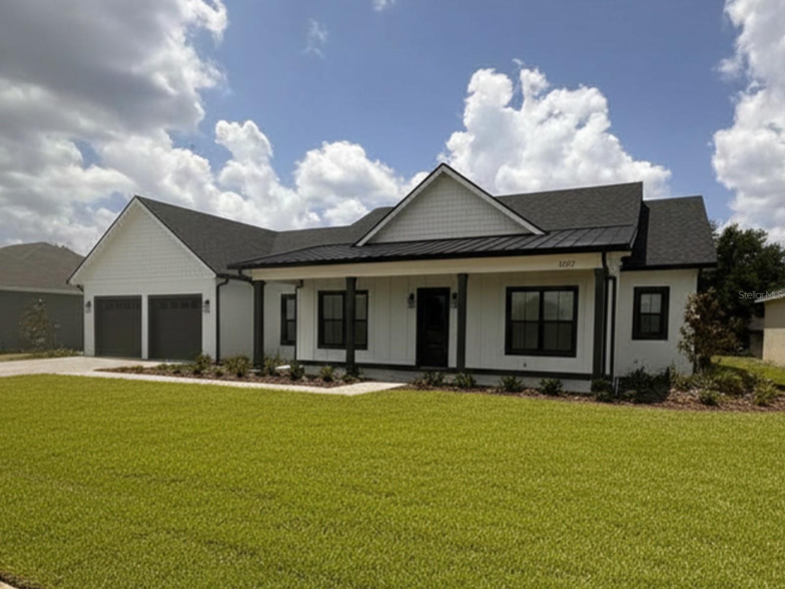 WOODPOINTE PHASE THREE - Residential
