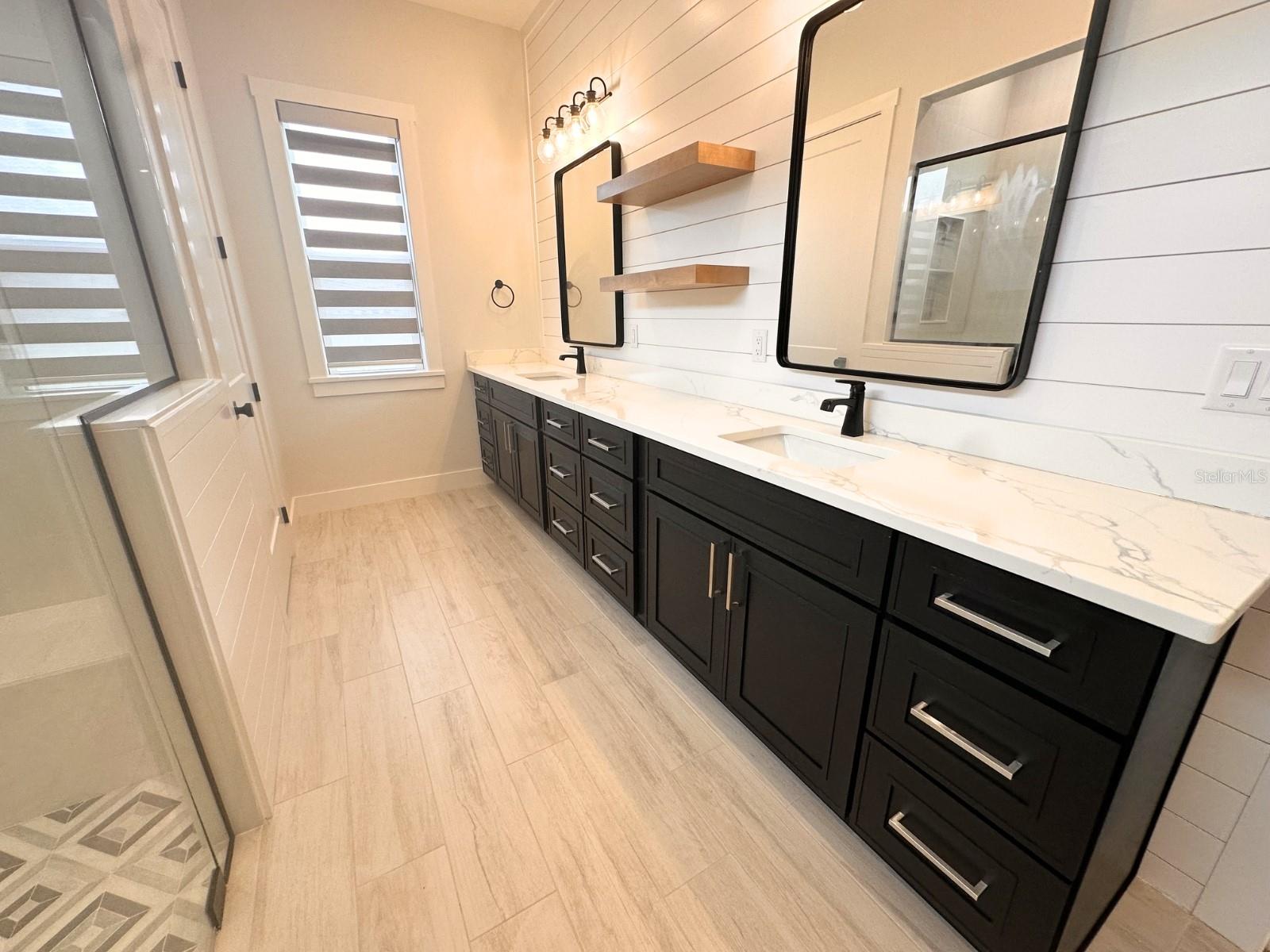 WOODPOINTE PHASE THREE - Residential