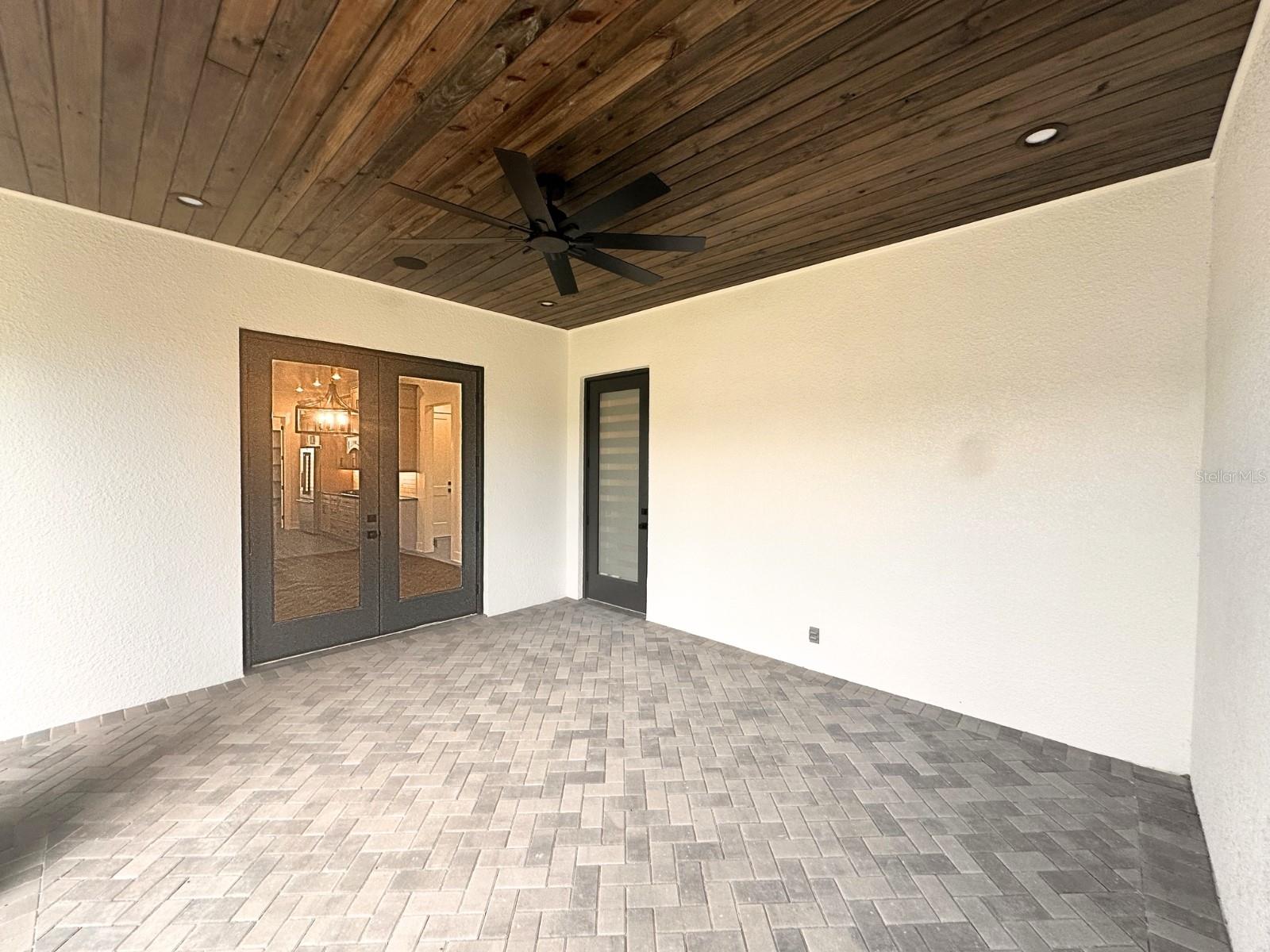 WOODPOINTE PHASE THREE - Residential