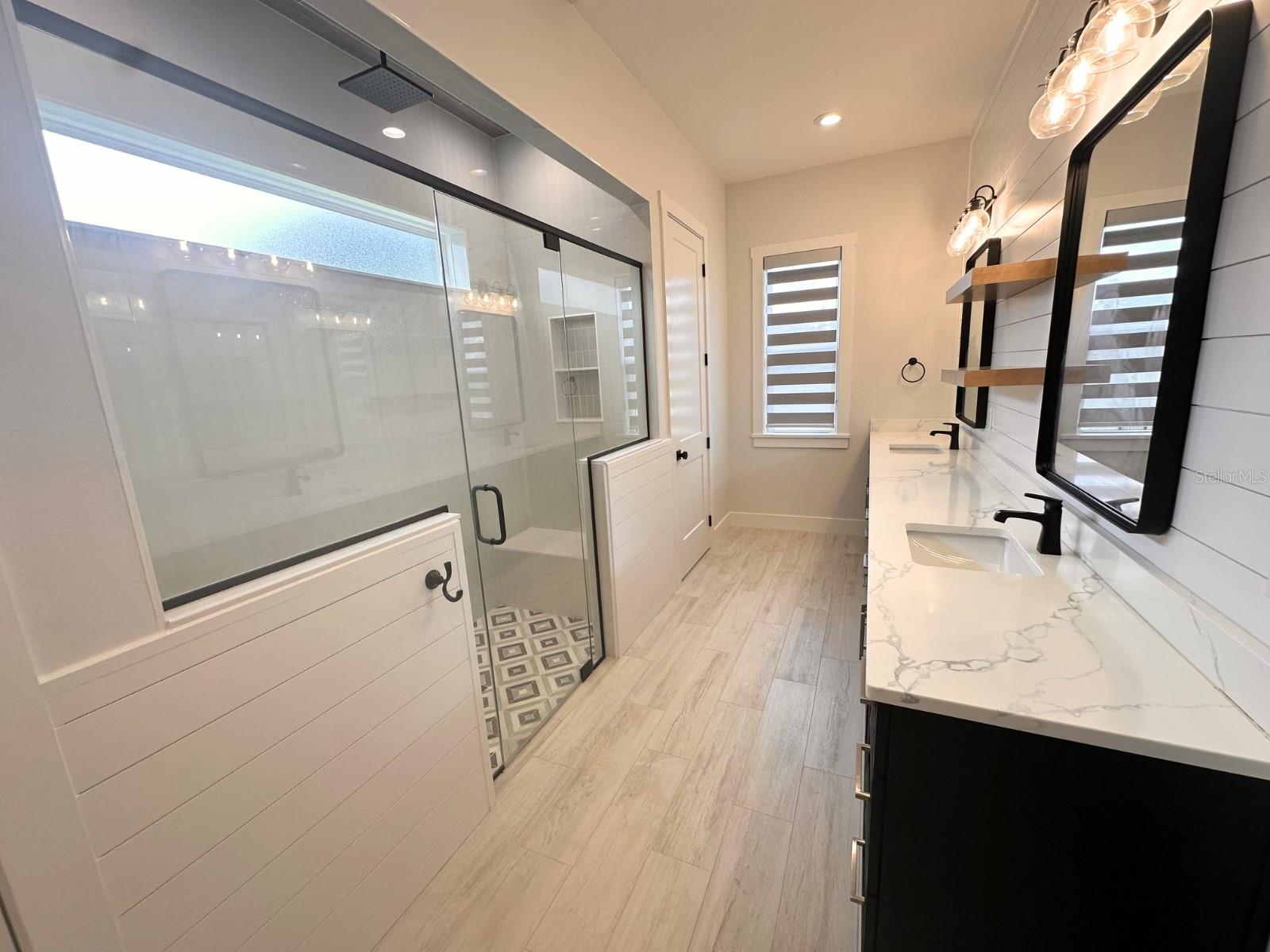 WOODPOINTE PHASE THREE - Residential