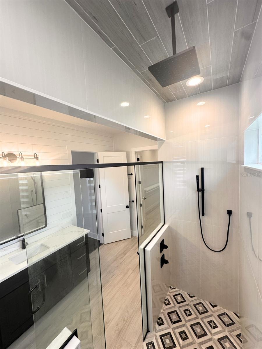 WOODPOINTE PHASE THREE - Residential