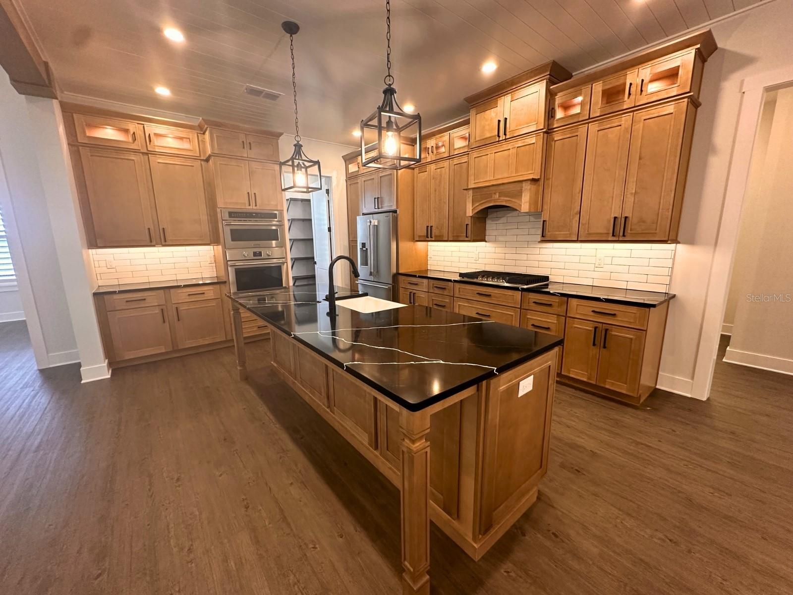 WOODPOINTE PHASE THREE - Residential