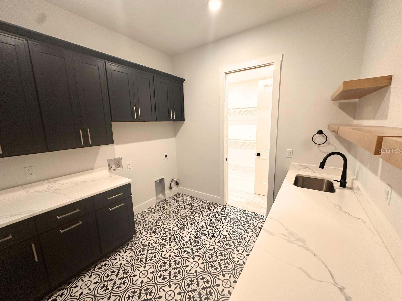 WOODPOINTE PHASE THREE - Residential