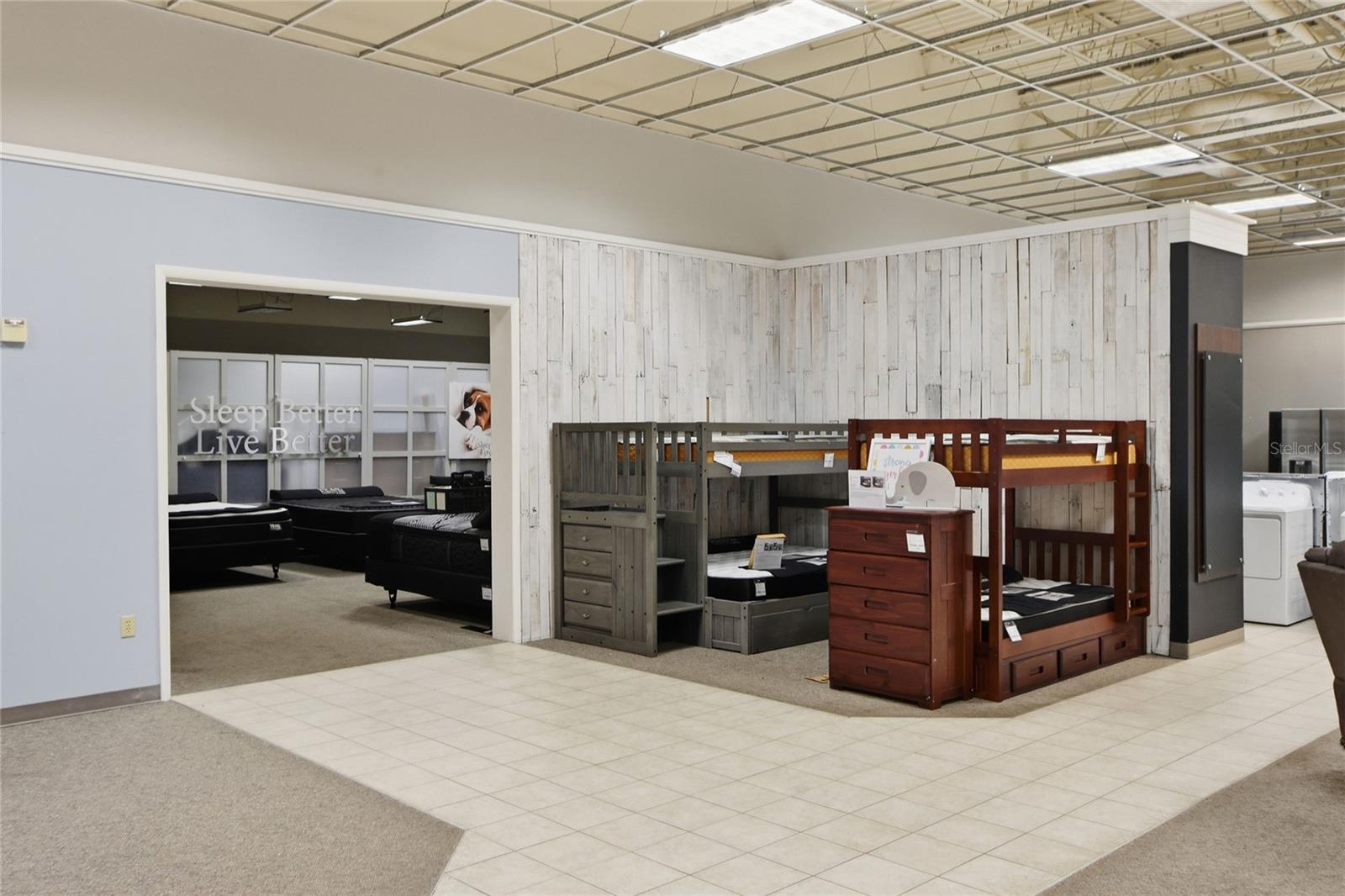 YOUNGS BARTOW PLAZA CONDO COM - Commercial Sale