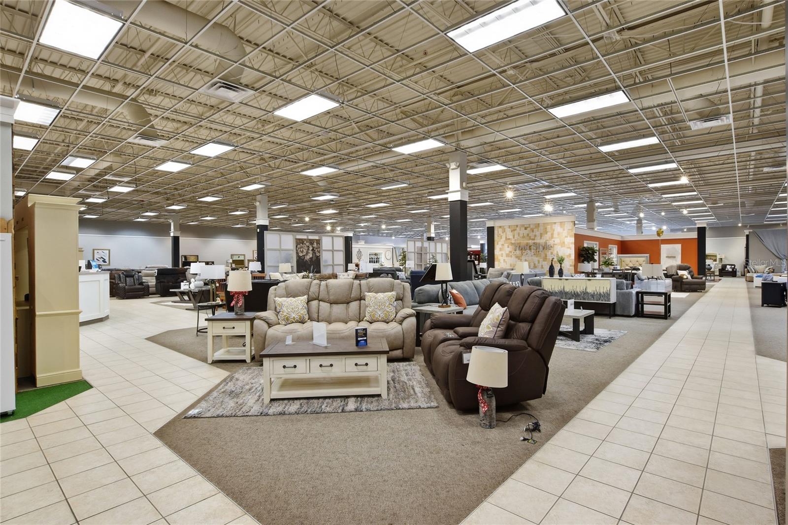 YOUNGS BARTOW PLAZA CONDO COM - Commercial Sale