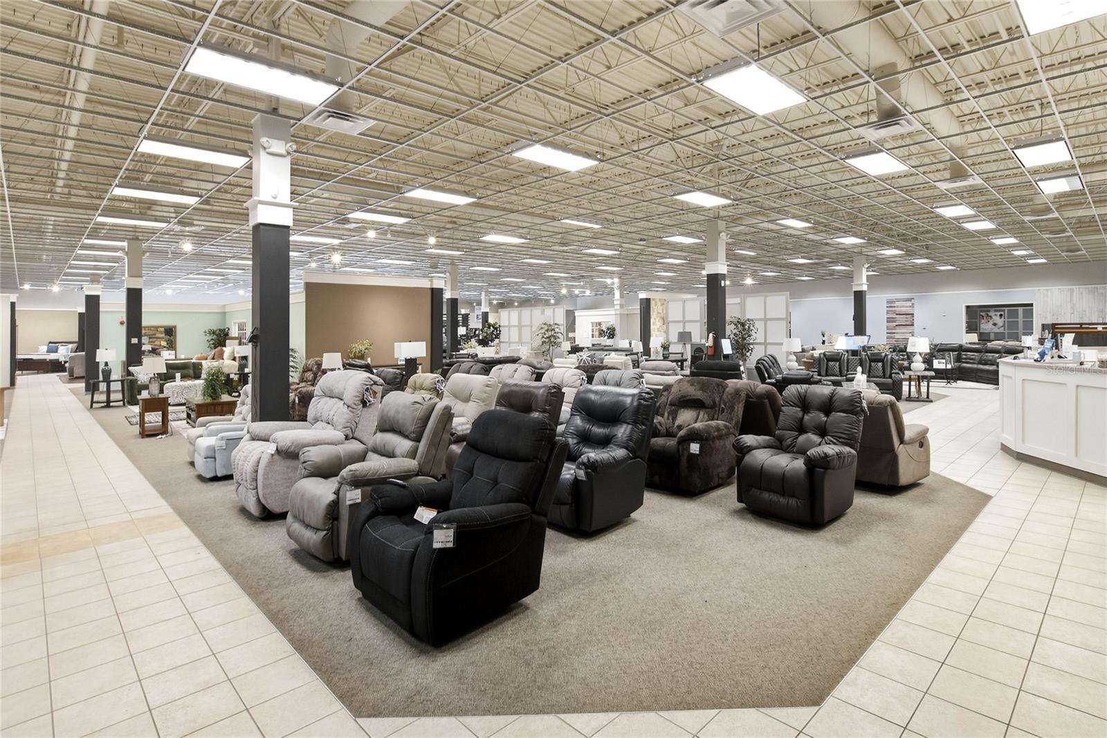 YOUNGS BARTOW PLAZA CONDO COM - Commercial Sale