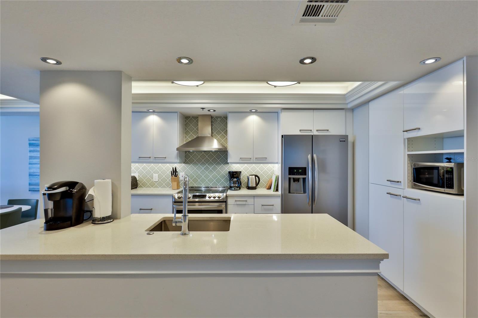 Ebb Tide Condo - Residential