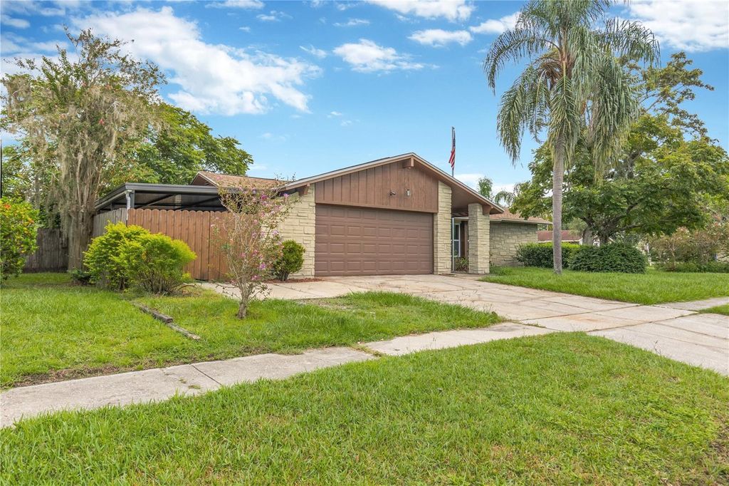 Photo of 802 Centerwood Court, Brandon, FL 33511 (MLS # TB8427261)