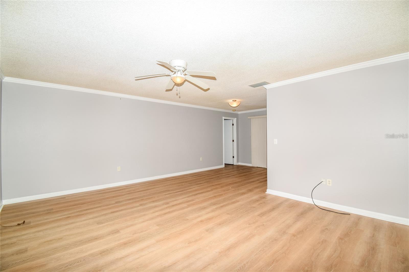 COUNTRY MEADOWS - Residential Lease