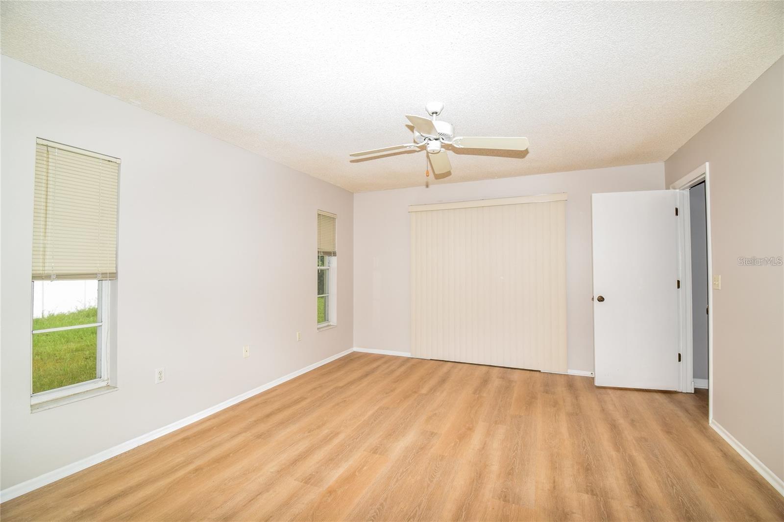 COUNTRY MEADOWS - Residential Lease