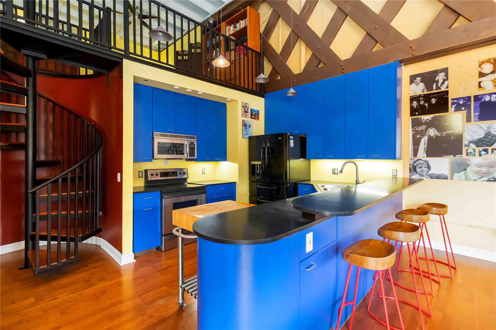 CHINA GLASS WAREHOUSE LOFTS CONDO - Residential Lease