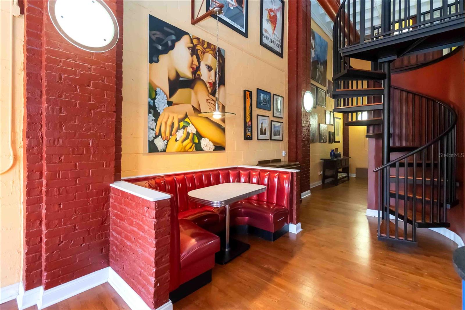 CHINA GLASS WAREHOUSE LOFTS CONDO - Residential Lease