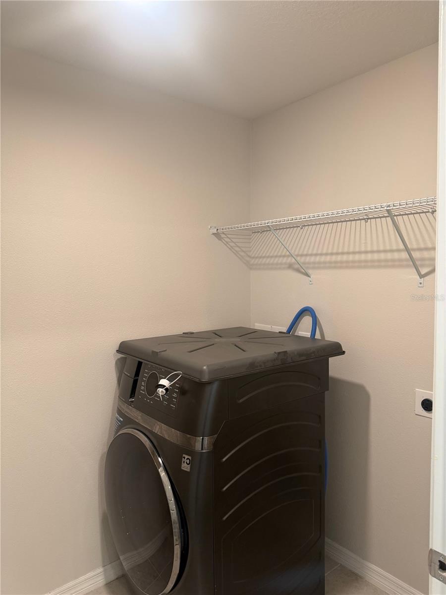 ESTATES/LK FLORENCE - Residential Lease