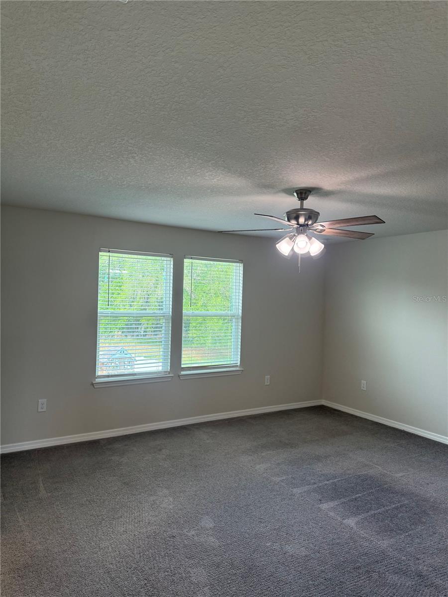 ESTATES/LK FLORENCE - Residential Lease