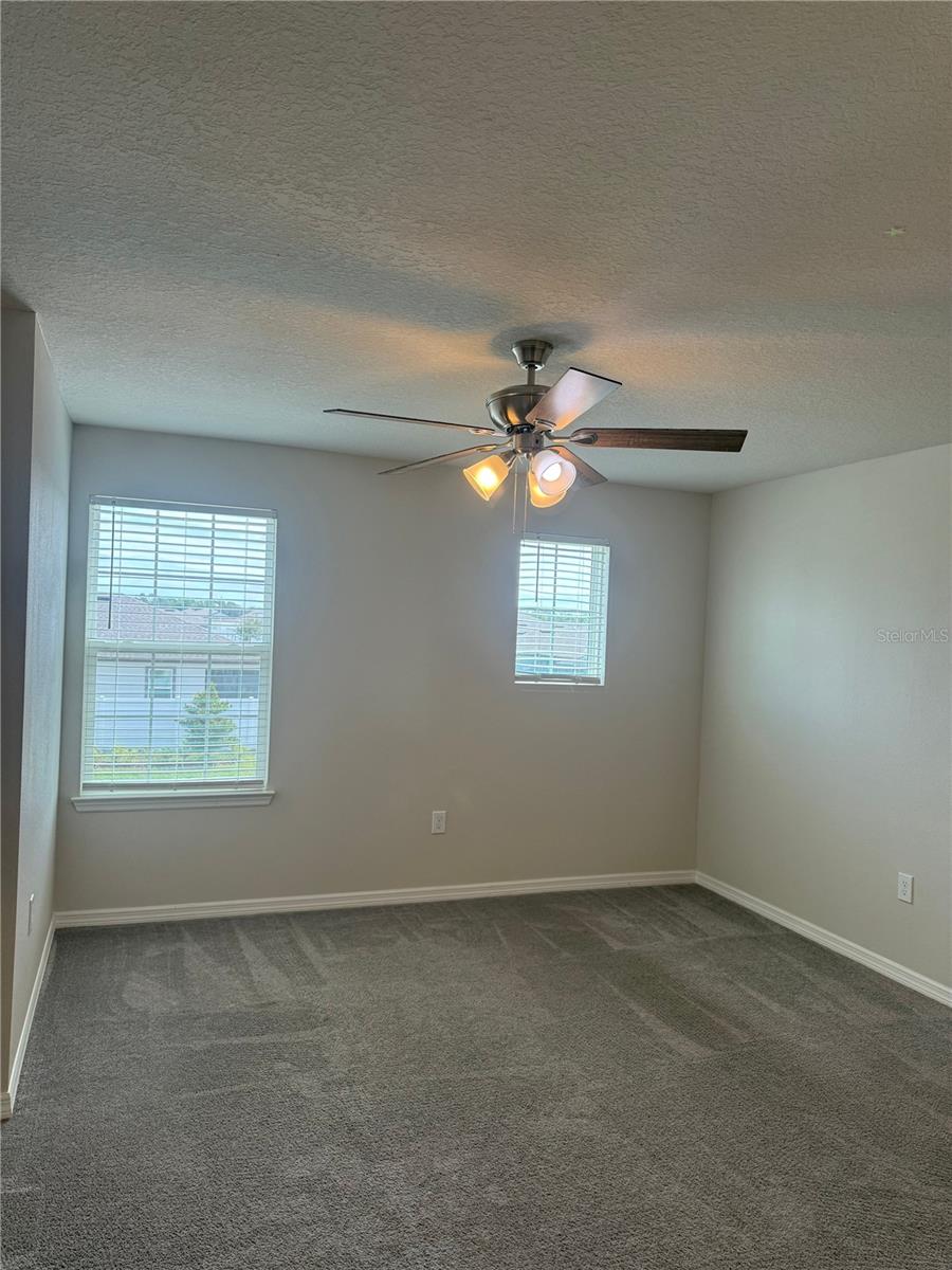 ESTATES/LK FLORENCE - Residential Lease
