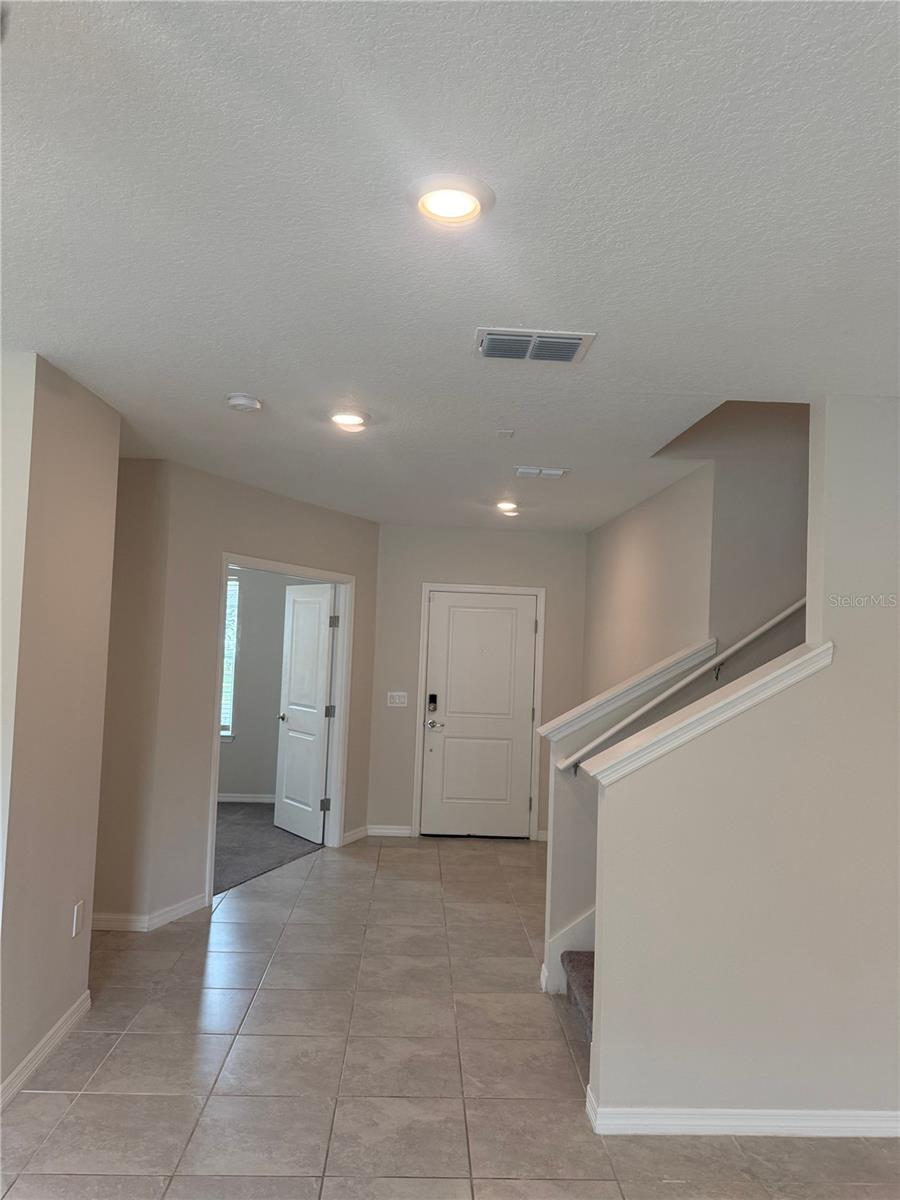 ESTATES/LK FLORENCE - Residential Lease