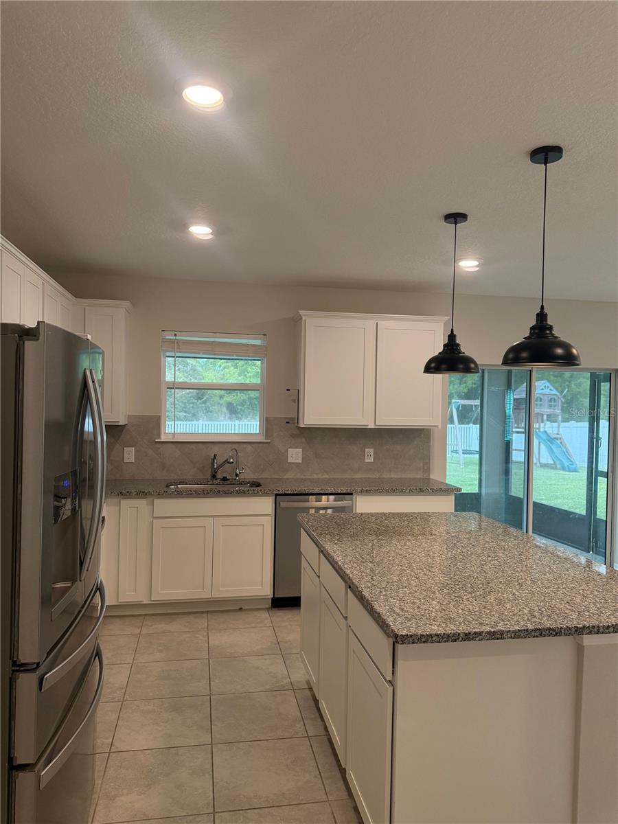 ESTATES/LK FLORENCE - Residential Lease