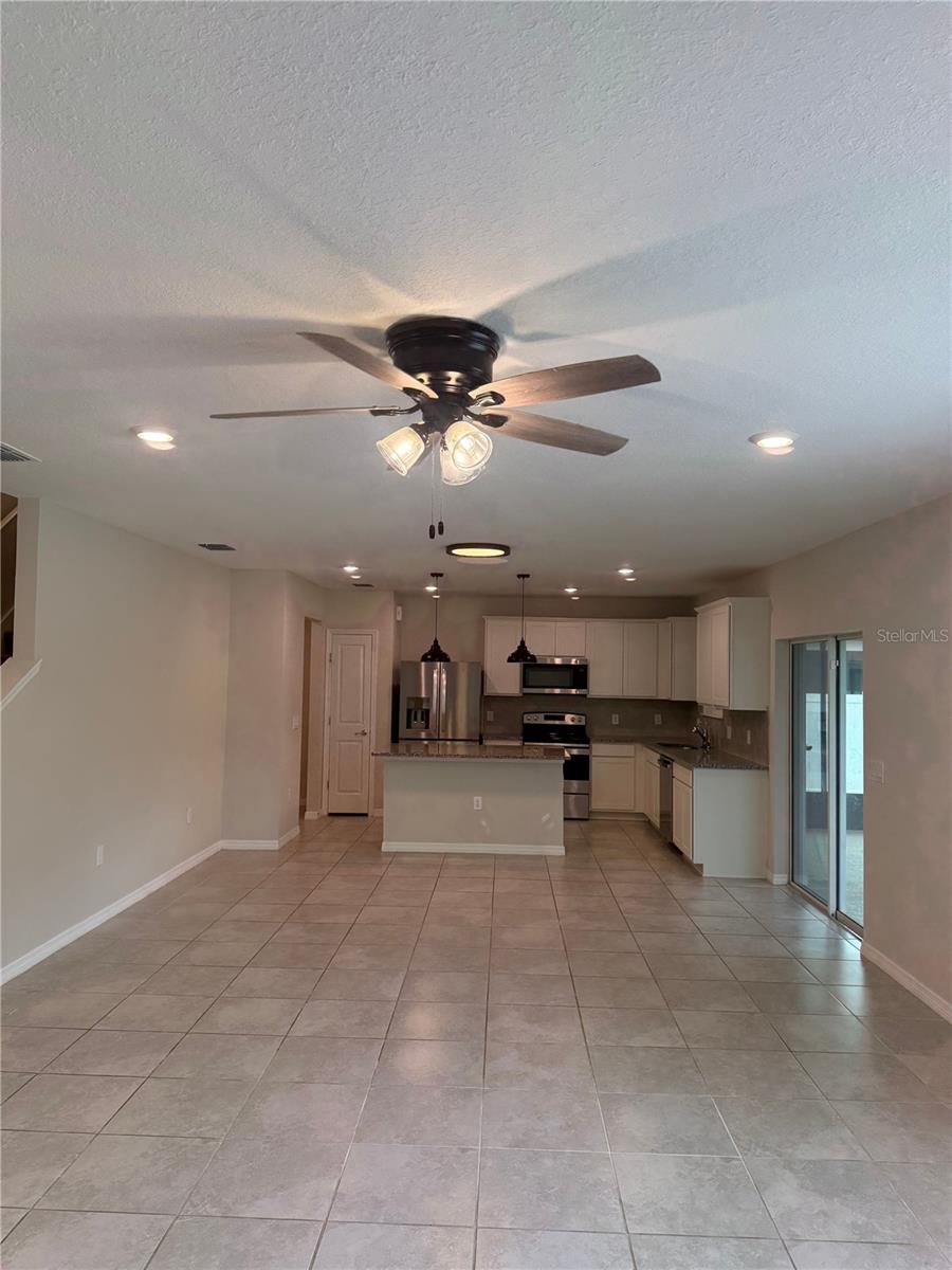 ESTATES/LK FLORENCE - Residential Lease