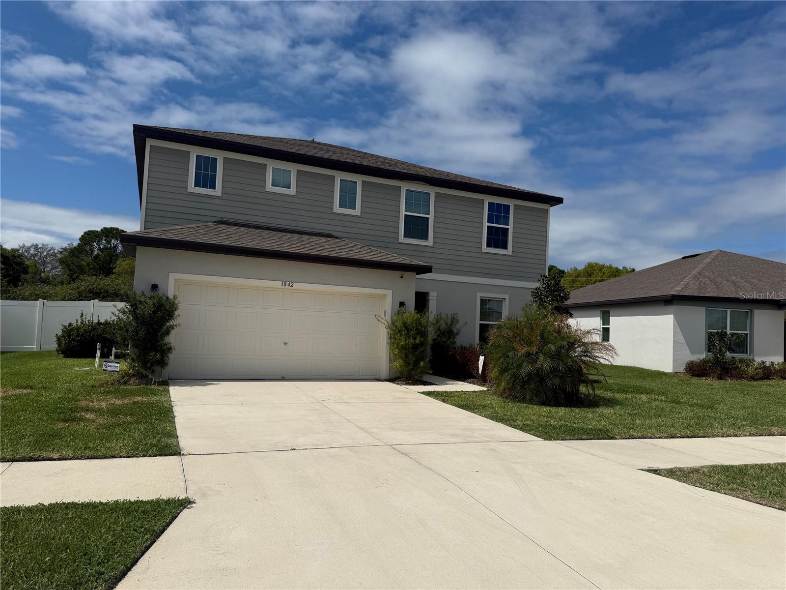 ESTATES/LK FLORENCE - Residential Lease