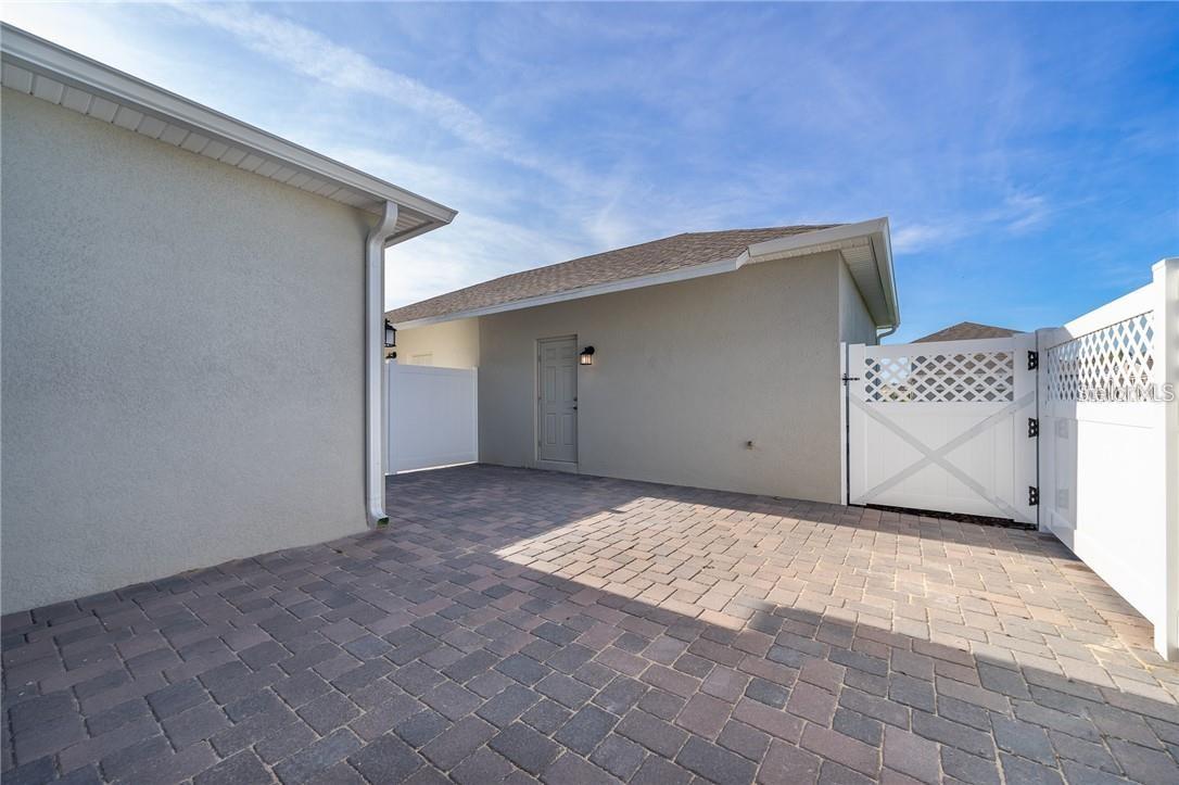 STOREY GROVE - Residential Lease