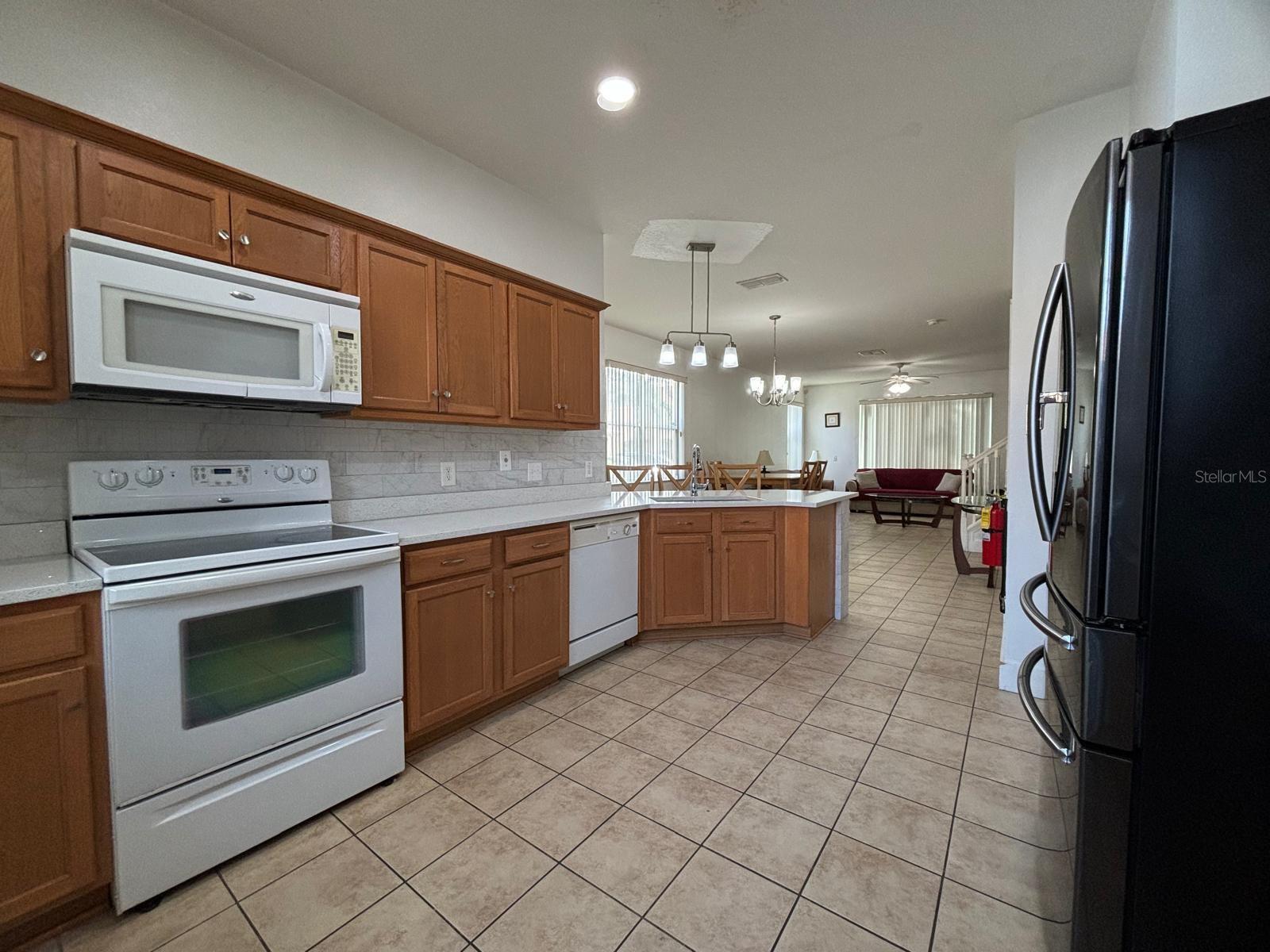 5515 PARADISE CAY CIRCLE