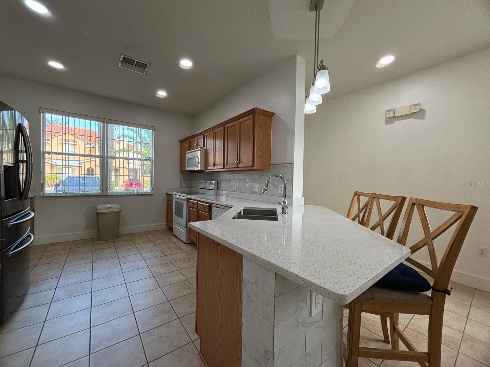5515 PARADISE CAY CIRCLE