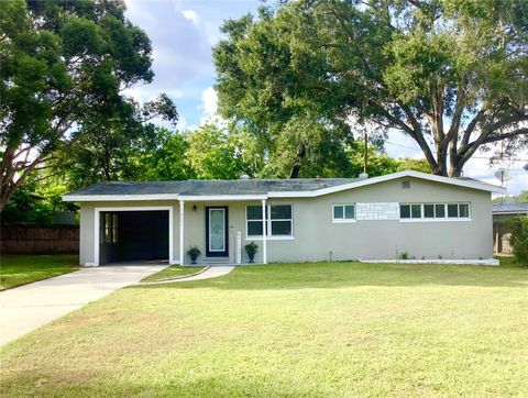 Photo of 10371 Eastside Avenue, Brooksville, FL 34601 (MLS # G5102644)