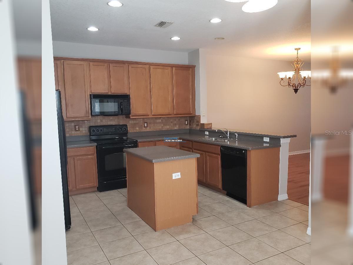 SAWGRASS VILLAGE - Residential Lease