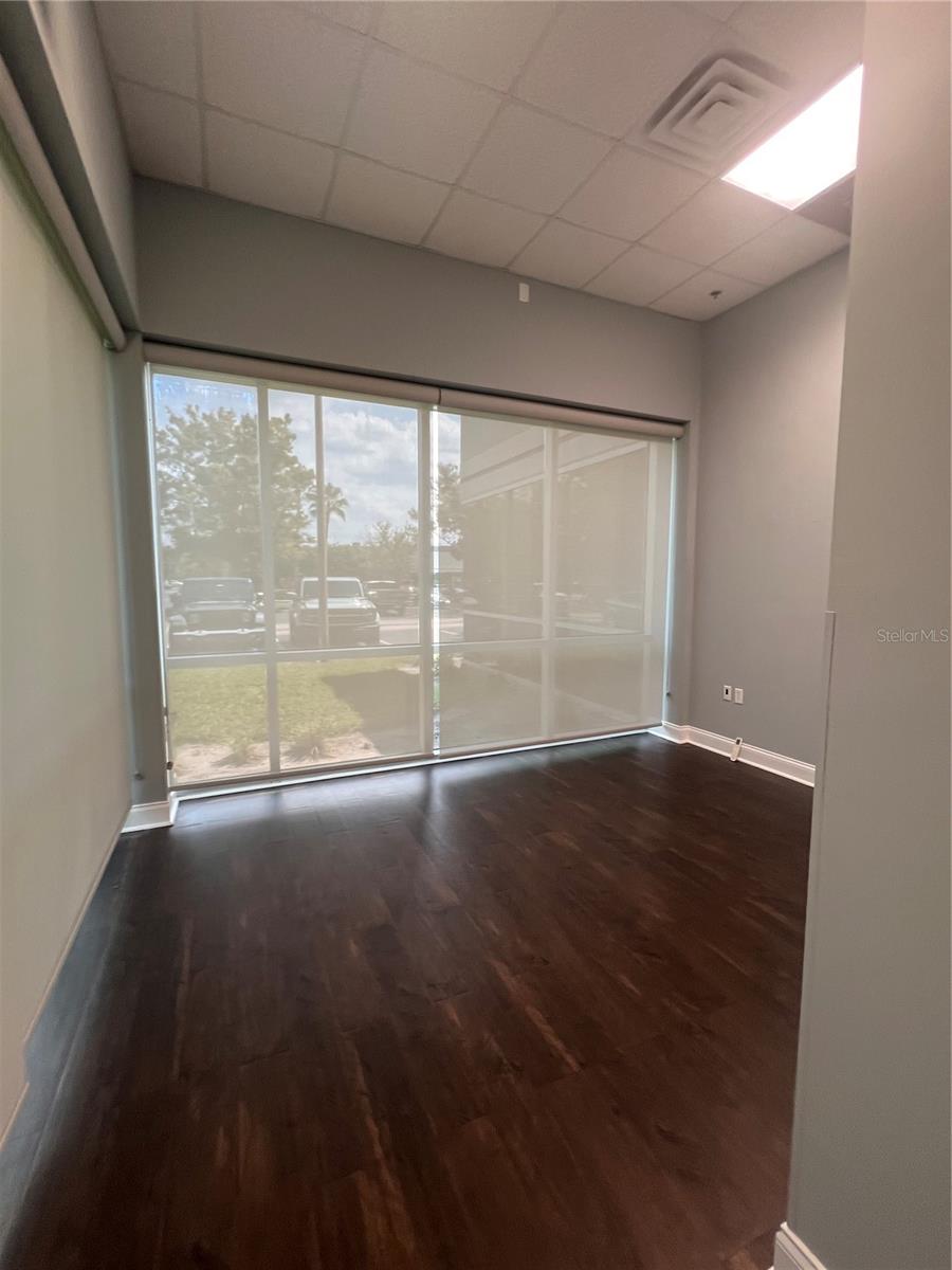 STARPOINTE SERVICE CENTER - Commercial Lease