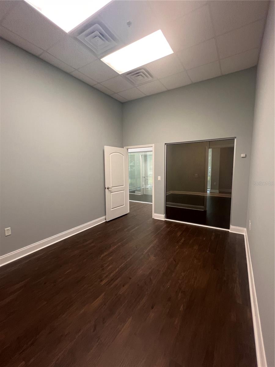 STARPOINTE SERVICE CENTER - Commercial Lease