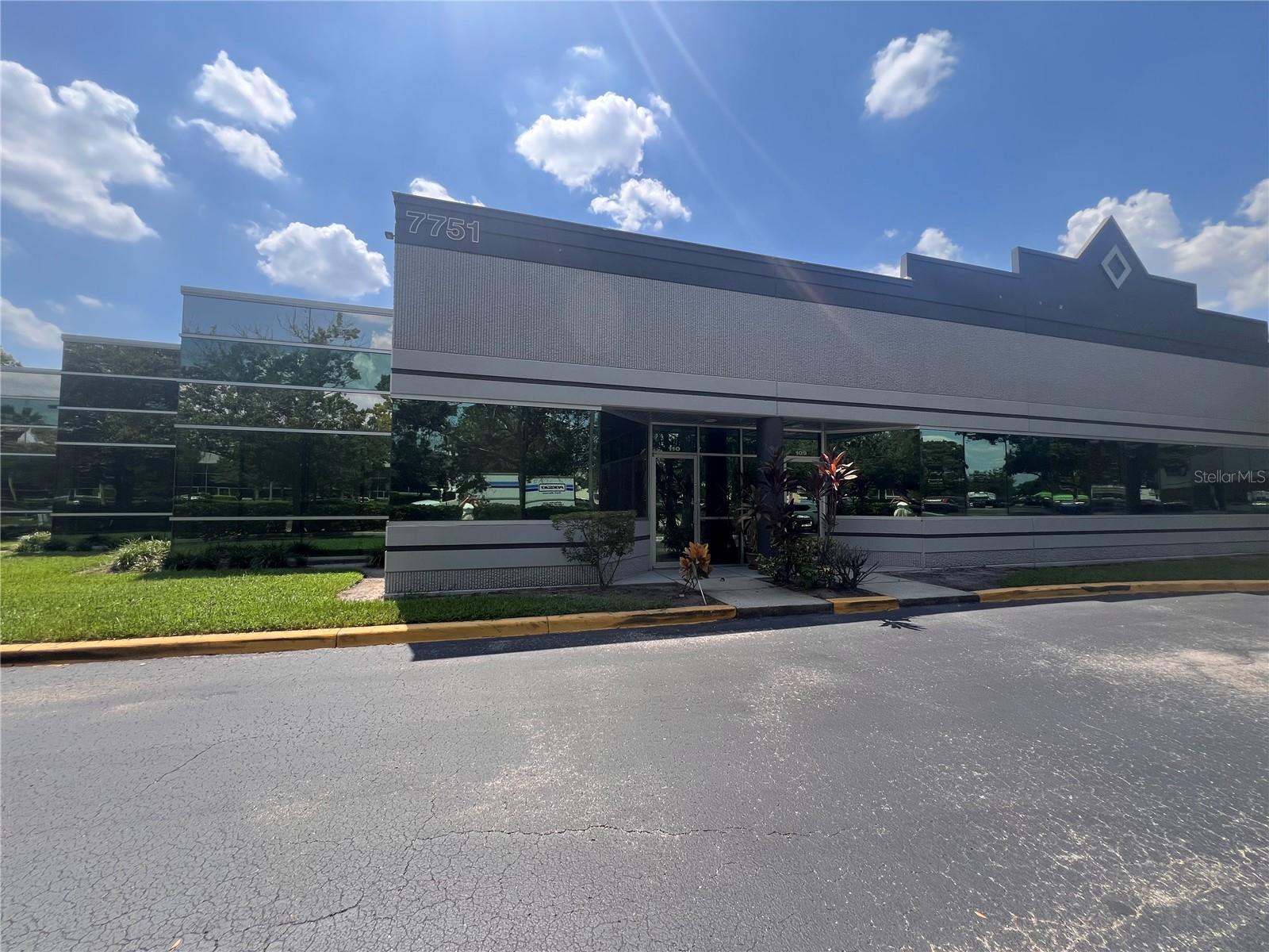 STARPOINTE SERVICE CENTER - Commercial Lease