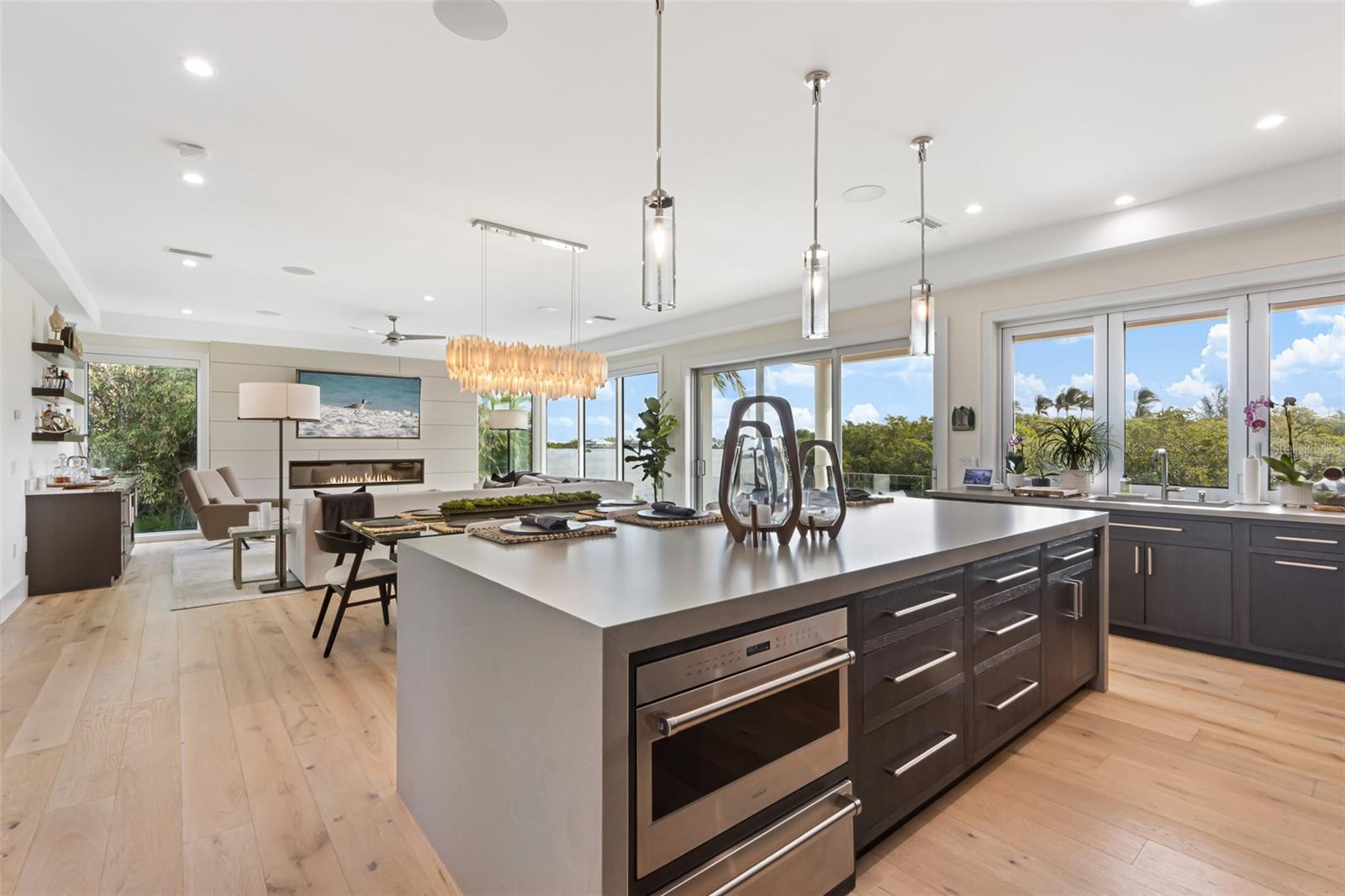 HOLMES BEACH 34TH UNIT REP - Residential