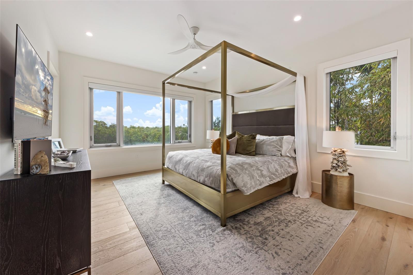 HOLMES BEACH 34TH UNIT REP - Residential