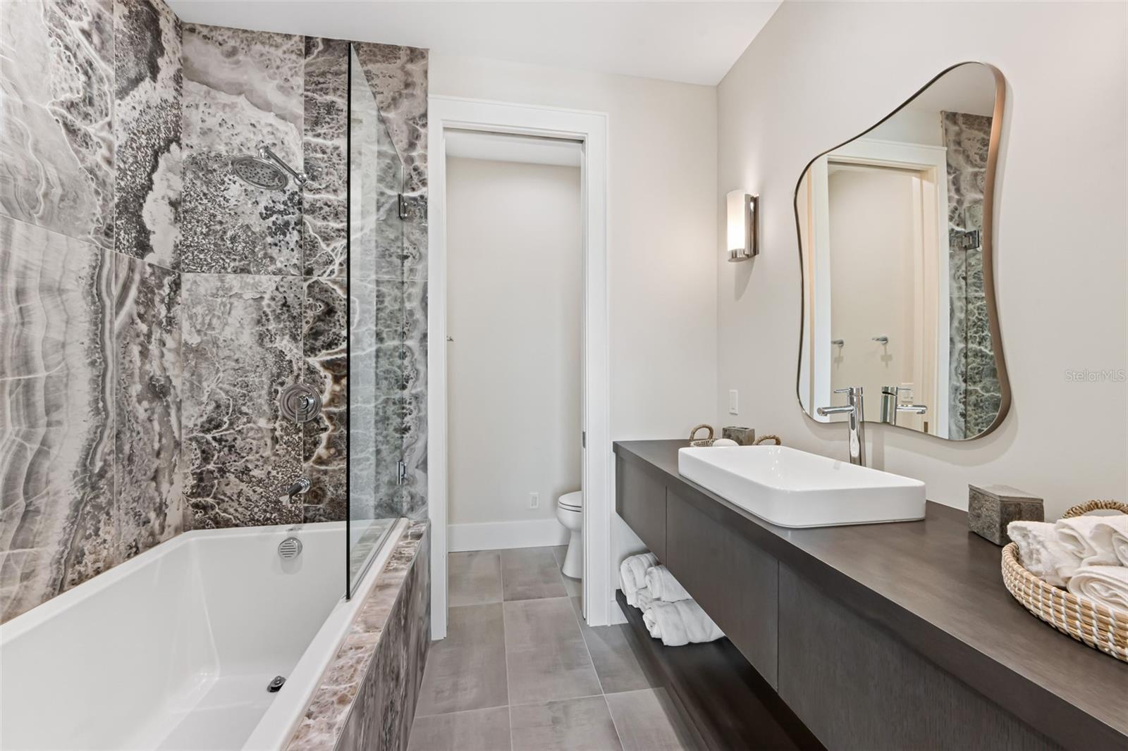 HOLMES BEACH 34TH UNIT REP - Residential