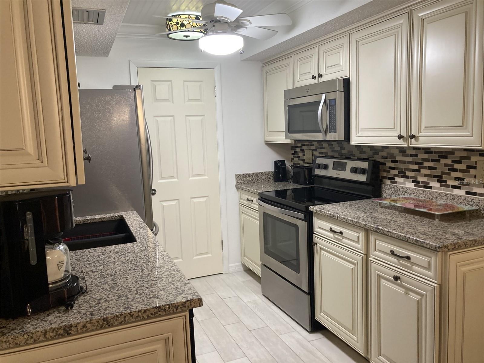 EL CONQUISTADOR VILLAGE 1 SEC 4 - Residential Lease