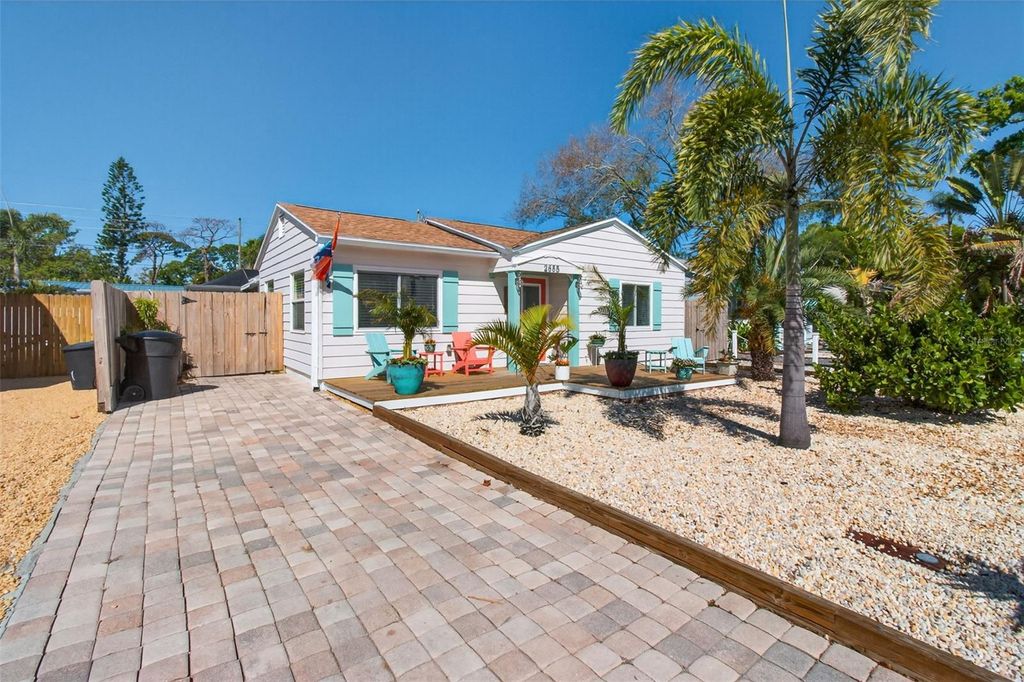 Photo of 2655 Miriam Street S, Gulfport, FL 33711 (MLS # TB8487341)