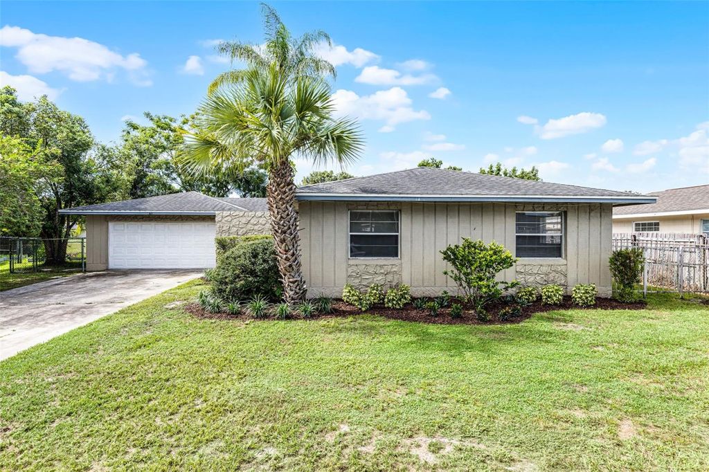 Photo of 103 Blue Heron Lane, Casselberry, FL 32707 (MLS # O6284553)