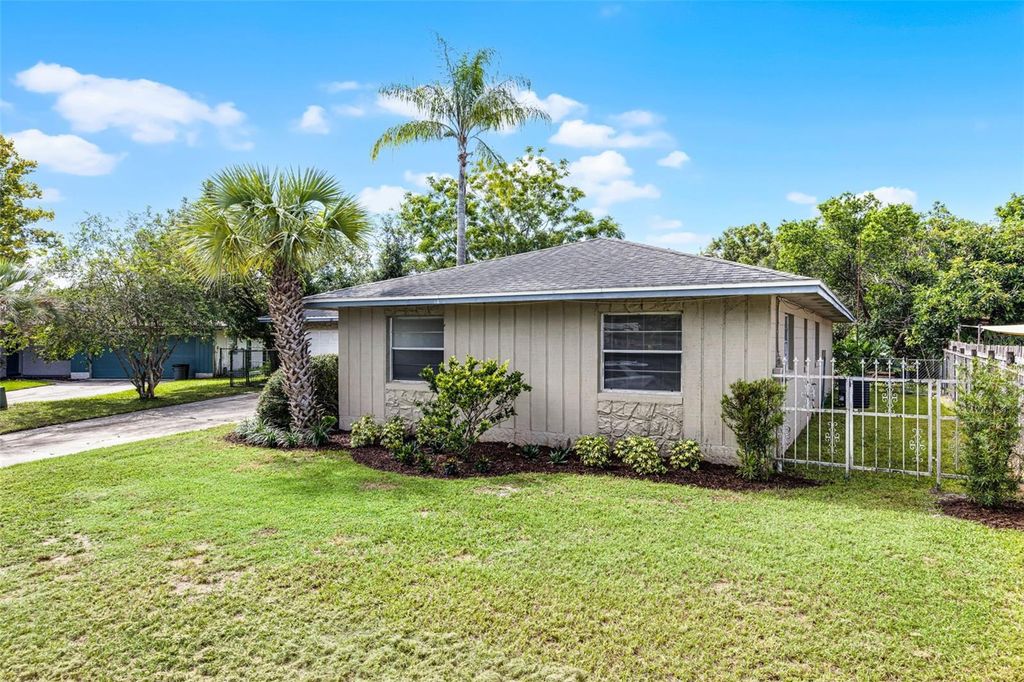 Photo of 103 Blue Heron Lane, Casselberry, FL 32707 (MLS # O6284553)