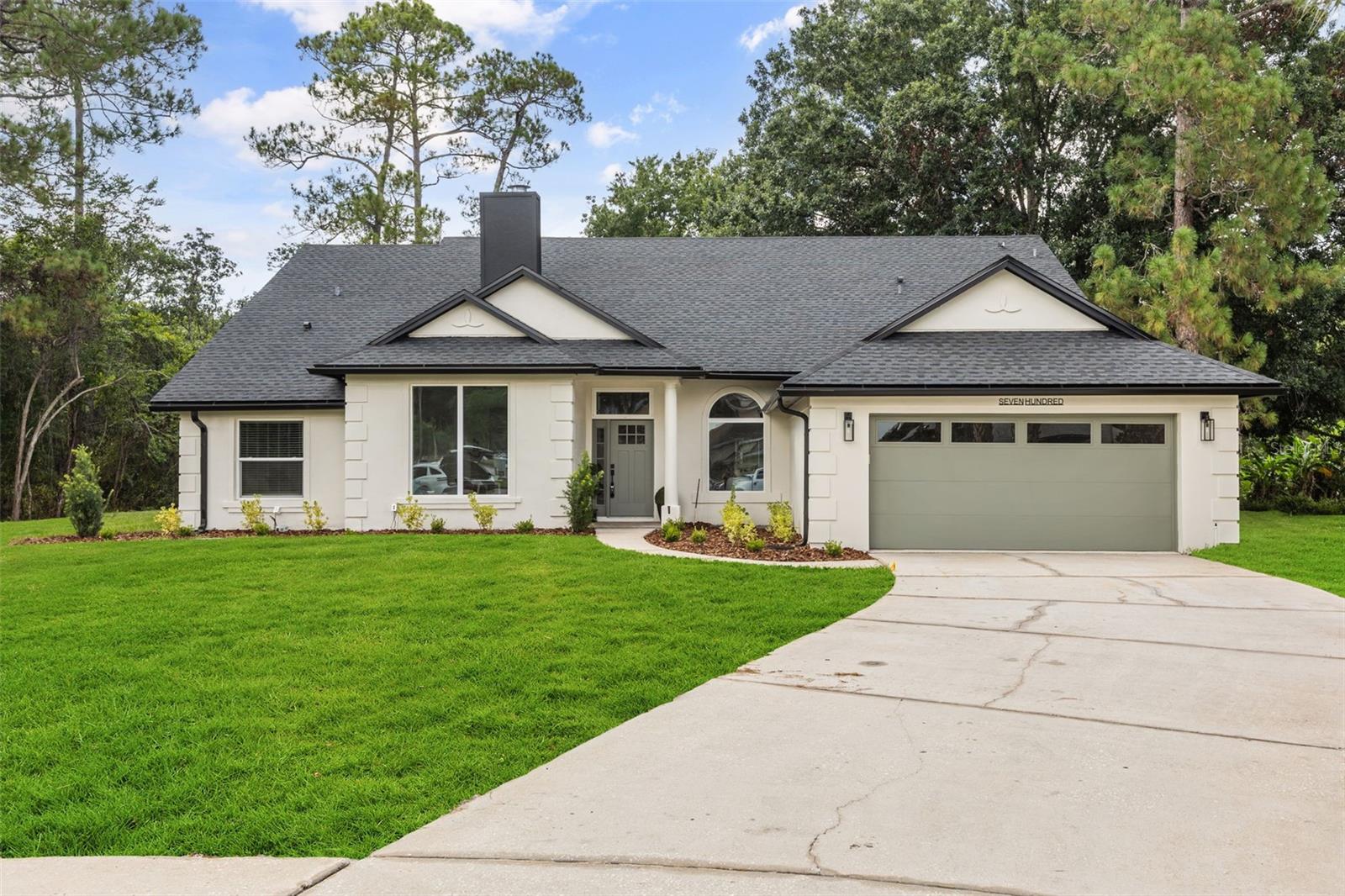 700 W PINEWOOD COURT
