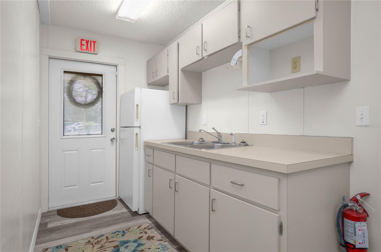 ANGUS HILLS - Commercial Sale