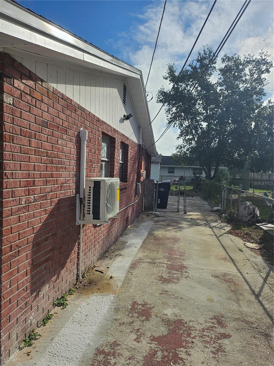 NORTHVIEW HILLS UNIT 1 - Residential Lease