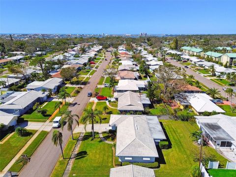 A home in SEMINOLE