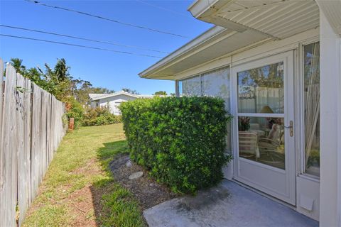 A home in SEMINOLE