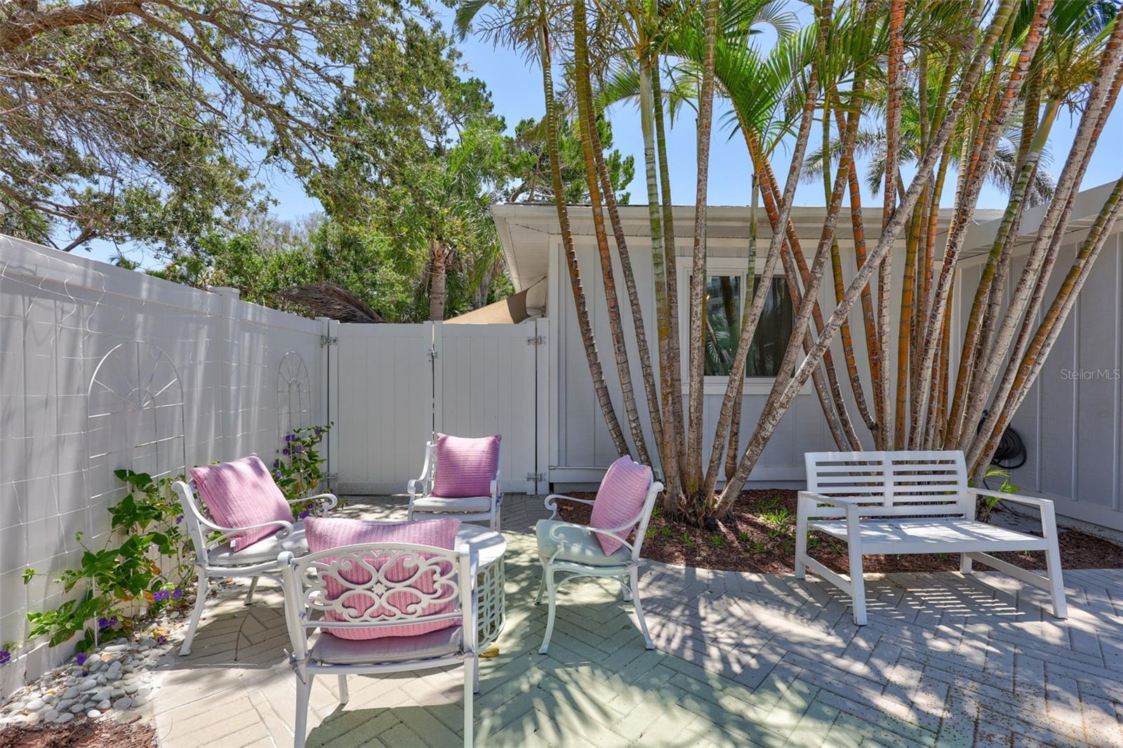 SARASOTA BEACH - Residential