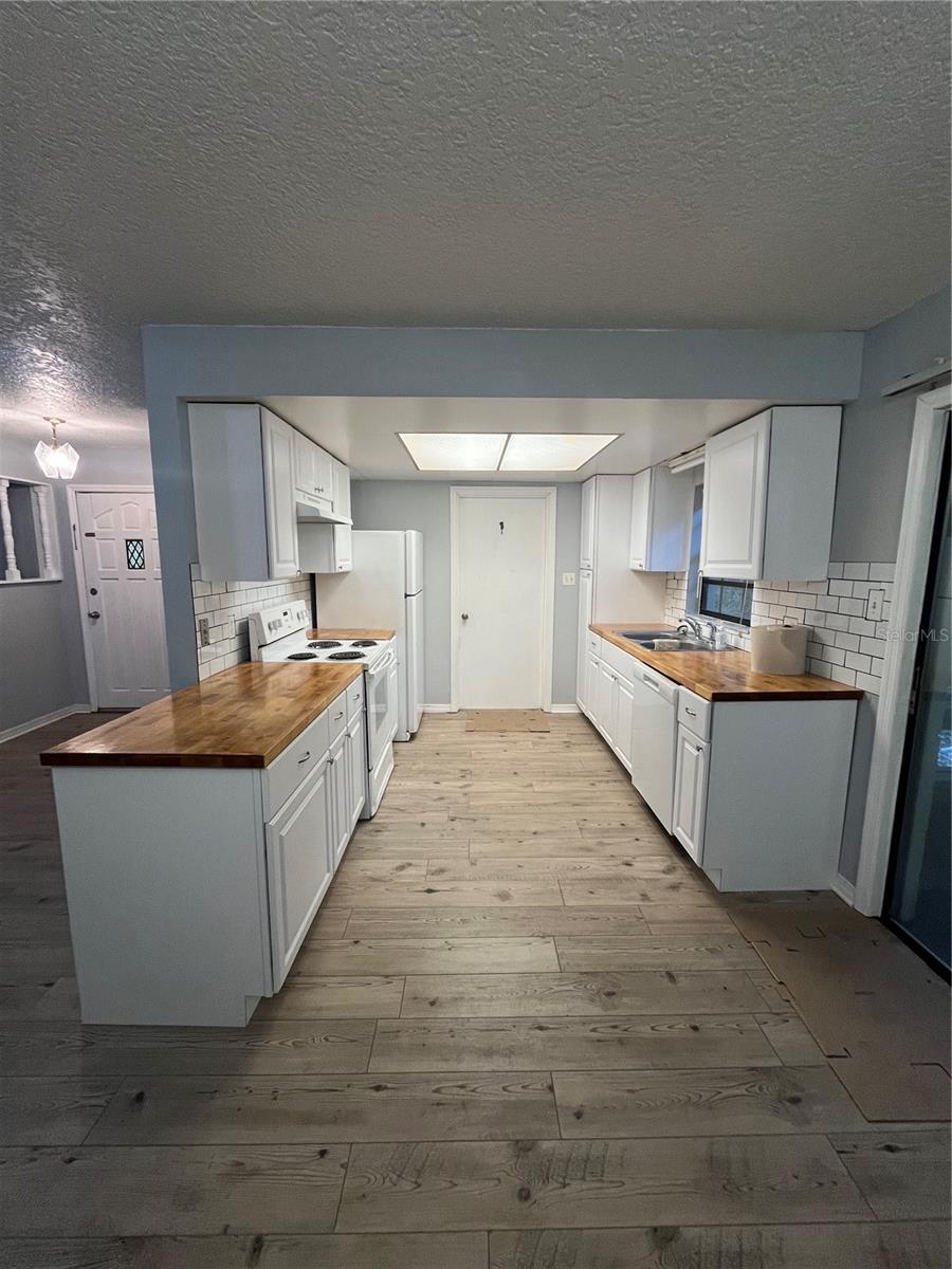 LAKE FRANKLIN PARK UN #3 REP - Residential Lease